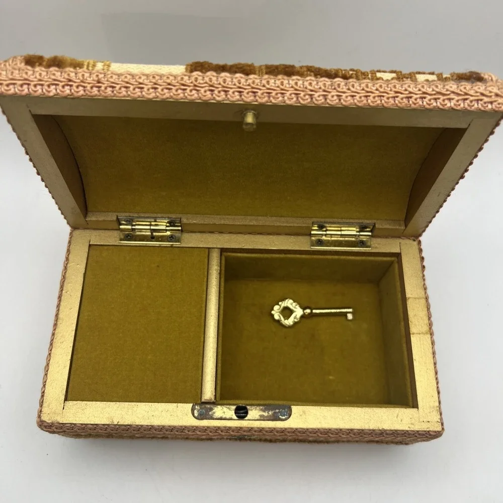 VTG Schmid Bros Tapestry Musical Jewelry Box Love Story Japan WORKS W/ Key 70's